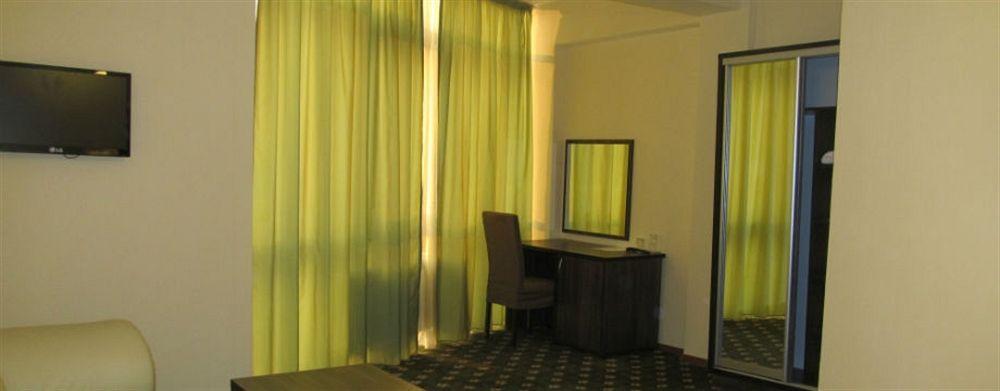 فندق Golden Palace الماتي المظهر الخارجي الصورة
