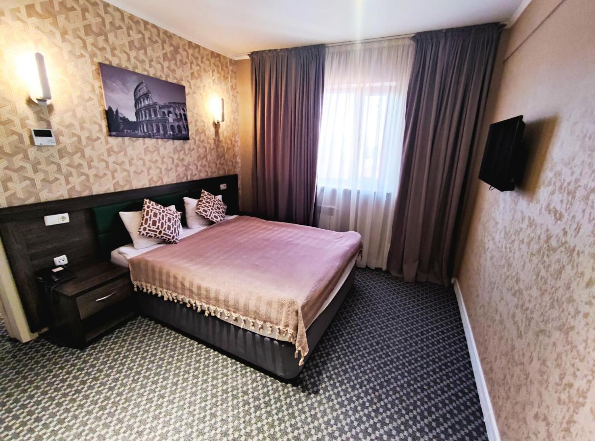 فندق Golden Palace الماتي المظهر الخارجي الصورة