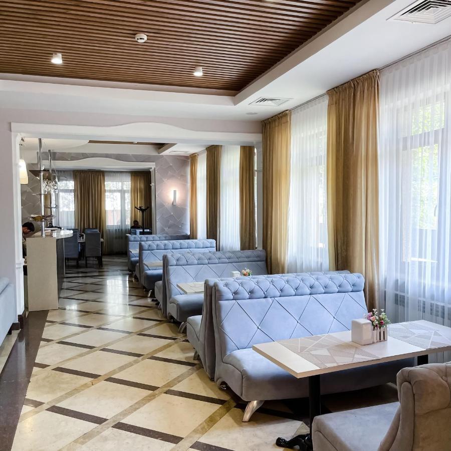 فندق Golden Palace الماتي المظهر الخارجي الصورة