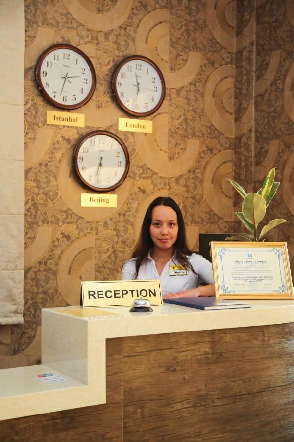 فندق Golden Palace الماتي المظهر الخارجي الصورة